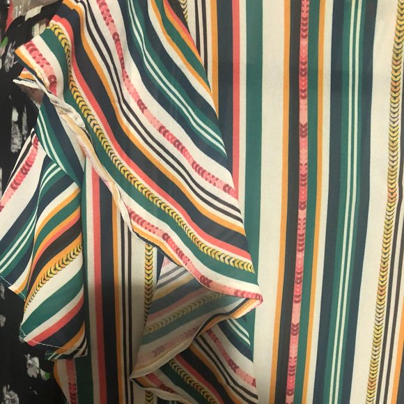 Jealous Tomato flutter sleeve blouse - Picture 4 of 4